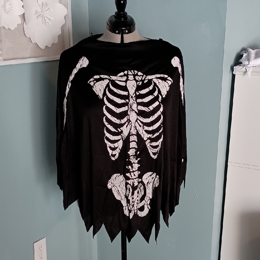 Black Skeleton Print Poncho
